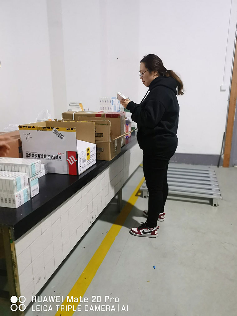 嚴(yán)守第一道防線—康寶儲運(yùn)部利用午休時(shí)間完成收貨驗(yàn)收工作